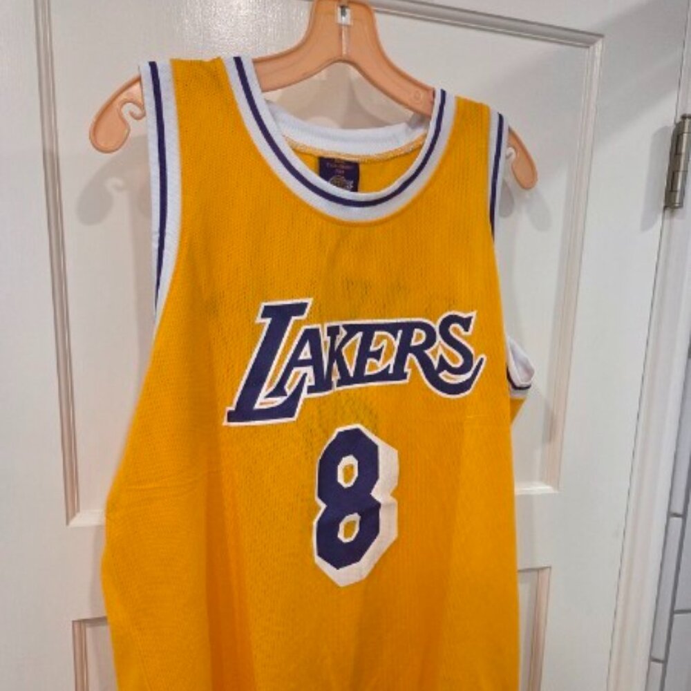 Los Angeles Lakers Late 90's Vintage Gold Kobe Bryant #8 Men's Jersey (XL)